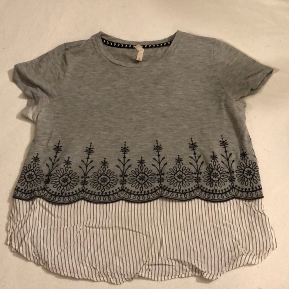 Xhilaration Short Sleeve Shirt